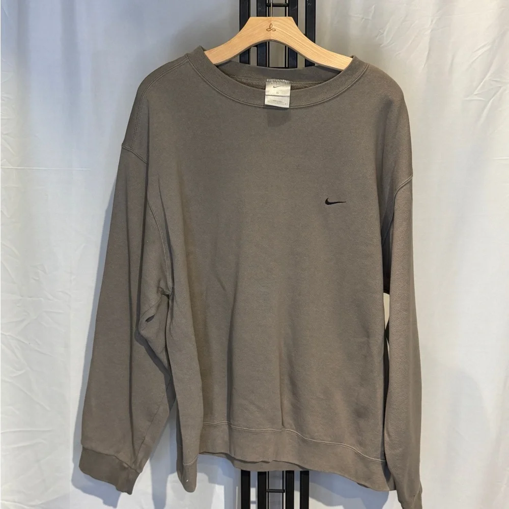 Nike Men's Crewneck Sweater in‎ Charcoal